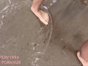 HANDJOB BY REAL TEEN STRANGER ON THE BEACH AFTER DICK FLASHING! Towel drops, shows big cock! Cumshot