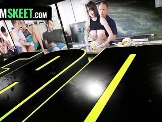 ???? Stepsister's Supple Booty And Moist Snatch Lead To A Wild Bang Session After Her Workout