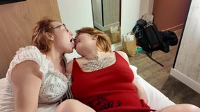 FOOTJOB AND CUMSHOT