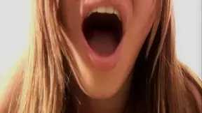 Dakoda shows off her mouth - GNDGFVids