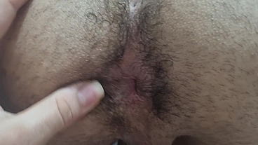 Gozei com a mamada dele e ele gozou no meu pezinho