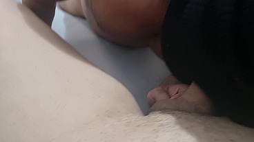 Gozei com a mamada dele e ele gozou no meu pezinho