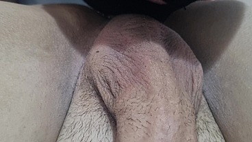 Gozei com a mamada dele e ele gozou no meu pezinho