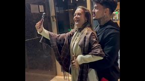 Conheci um gato roludo no pagode, levei ele embora, chupei no carro enquanto corno dirigia e dei gostoso no quarto - COMPLETO NO RED