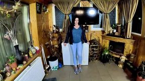 cameltoe milf pees in tight jeans wet fetish tease