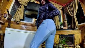 cameltoe milf pees in tight jeans wet fetish tease