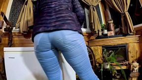 cameltoe milf pees in tight jeans wet fetish tease