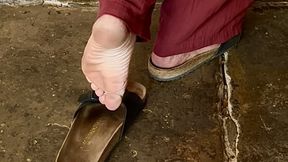 30 Acts of Candid Shoeplay and Feet at Country House