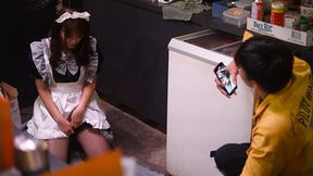 ”Lustful Caffe Maid Wen Ruixin Controlled By A Client”