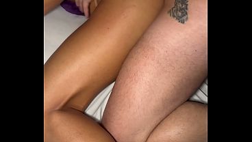 Comedor arretado em aventura intensa com a Hotwife Belinha: fez fisting, fez na rua, no terra&ccedil_o e na cama do corno deu leite quente pra esposa na frente do corno manso - parte Final