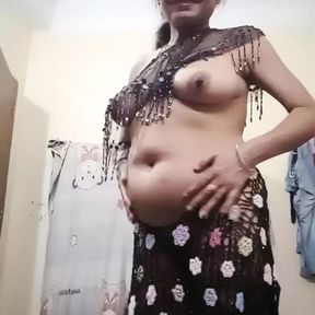 Slow motion dance with her pussy ,hot boobs,niple,and hot back side figure