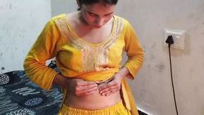 Desi aunty ko ghar me pakad ke jabar dasti pela