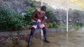 mature woman powerful pissing stream in stockings