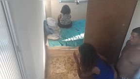 fudendo minha enteada enquanto minha esposa faz as unhas