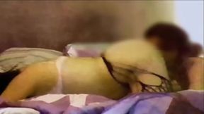 Amateur con madura insaciable, le doy una chupada de concha y explota a chorros en mi boca gritando como una puta antes de llevarse una buena cogida por el culo,es muy trola.