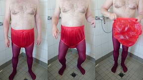 inkontinenz spass in heisser strumpfhose und gummihose