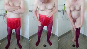 inkontinenz spass in heisser strumpfhose und gummihose