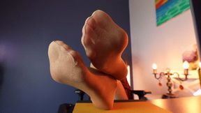 Moment When You Become Stella Fan - Gold Pantyhose - Polish And English Language - HD 1920x1080