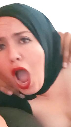 Indian stepmother in hijab gets fucked by her big-dicked stepson - kellyhotstepmom   Clip 3