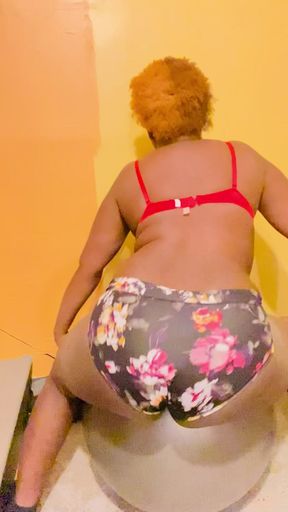 WILD CRAZY GOOD EBONY TWERK (Name - Alliyah Alecia Scott)