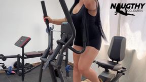 Girl Masturbates in the Gym While She Is Alone Exercising
