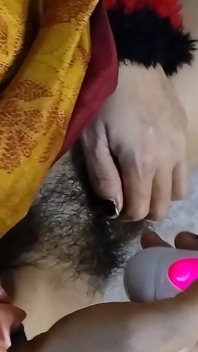 Bhabhi Inserted Sex Toy Into Pussy and Took Out Pussy Juice