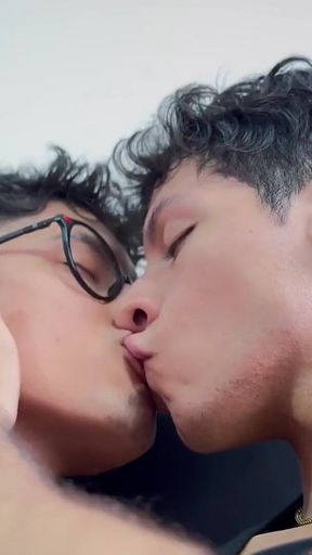 Uff I Want to Come!! Friends Give Each Other a Delicious Handjob and Eat Each Other with Kisses