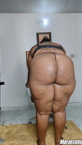 Fat ass ebony milf solo Orgasm Masturbation.