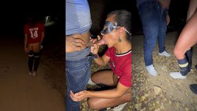 hotwife fez trilha noturna e acabou levando duas gozadas dos amiguinhos do marido