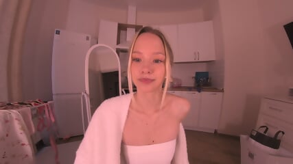 Sweetie  Angel StripchatVR 2026 04 26T02 55 36 03 00 F120 LR
