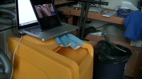 2253 bulgare hetero de 21 ans accept q uun mec le suce pour 100 eurosj ai file...