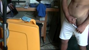 2253 bulgare hetero de 21 ans accept q uun mec le suce pour 100 eurosj ai file...