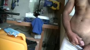 2253 bulgare hetero de 21 ans accept q uun mec le suce pour 100 eurosj ai file...