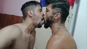 Pauzudo safado me fez delirar na linguada pra depois socar ate o talo