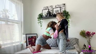 Hot 69 Lesbians Angel Youngs &amp_ Jenna Foxx Making Out On Bed!