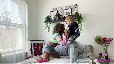 Hot 69 Lesbians Angel Youngs &amp_ Jenna Foxx Making Out On Bed!