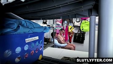 Bootcamp thief Remy Woods realizes that she has left footprints everywhere and that her only way out is to play nice with Tony