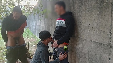 Os machos me fizeram de deposito de porra nas trilhas