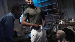 ”Piper Perri takes a ebony dick for her carreer”