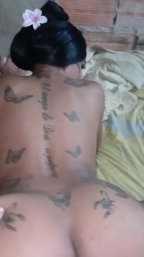 Venezuelan Trans, Big Ass with a Good Body Lets Her Cock Get Twisted, Deep Throat