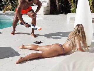 BTS - BBC group-sex Chloe Chevalier Parte 1