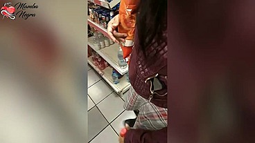 Un rico motelazo más, me pasee en la calle con mis medias de red, muchos volteaban a verme
