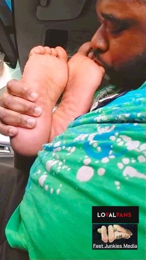 Post Dinner Date Feet Worship With Serena