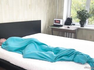 Breasty Wife Pays Delivery Man With Twat- No Money No Problem????