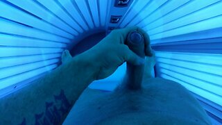 Solarium cumshot