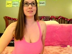 Big boob brunette masturbates on webcam