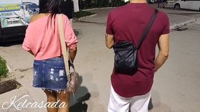 fui conhecer um solteiro num barzinho, de la fomos dar uma volta na praia e eu acabei fazendo um boquete