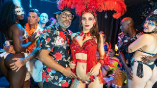 Carol Corrales, Carol Fenix și May Akemi se implică într-un gangbang anal sălbatic