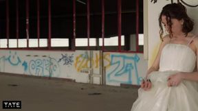 Wedding MILF Gets Facial from Stranger