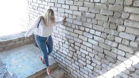 Running away from pursuit AVI (1920x1080) FHD